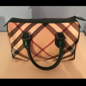 Burberry purse